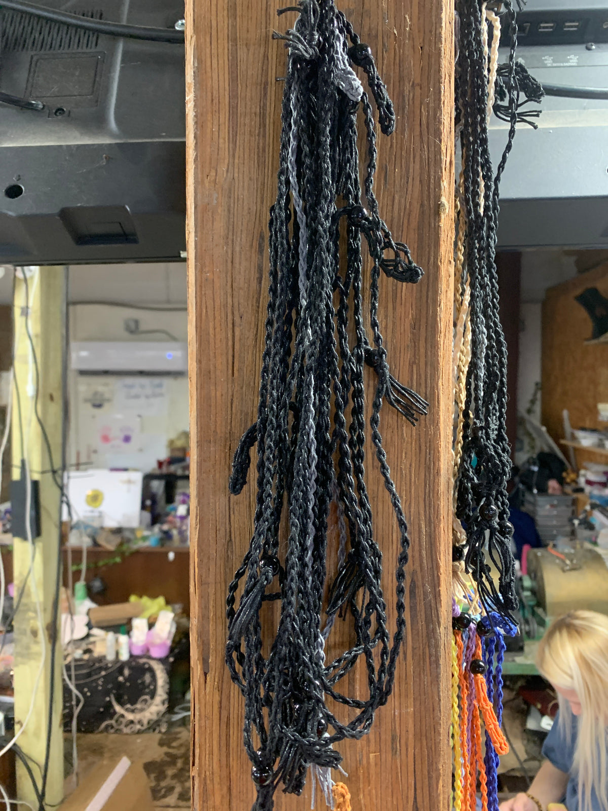 Adjust able Macramé Stone Basket Necklace – Crystal & Stone Holder